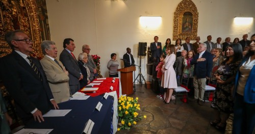 Villavicencio recibió homenaje póstumo y una condecoración