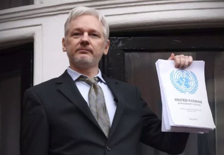 O FUNDADOR DO WIKILEAKS, JULIAN ASSANGE (FOTO: CARL COURT/GETTY IMAGES)