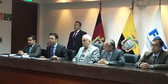 Presidentedel CNE, Juan Pablo Pozo, presenta pedido de investigación sobre presuntas denuncias de sufragio en el exterior. Foto: Twitter @cnegobec