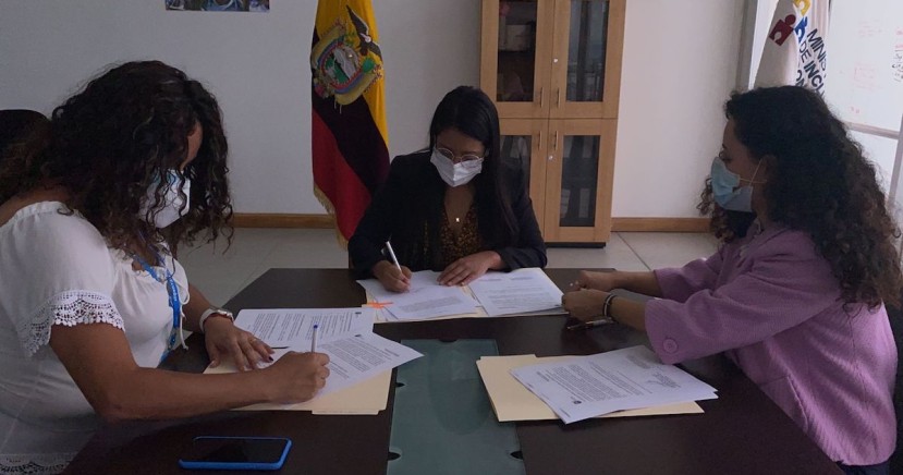 Ecuador firmó un nuevo convenio para la intermediación de adopciones internacionales / Foto: cortesía MIES