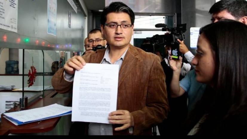 El presidente de la Mesa, Paúl Jácome, presentó la petición en un escrito que pide que se inicie una investigación de oficio contra 15 jueces de la Corte Nacional de Justicia (CNJ) de Ecuador. Foto: Expreso