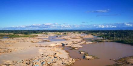 Perú: La minería ilegal está destruyendo la Amazonía 