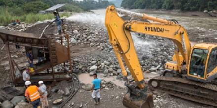 Indígenas cofanes denuncian actividades de minería ilegal