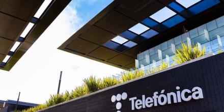 Telefónica perdió 49 millones de euros en 2024 por deterioro de activos