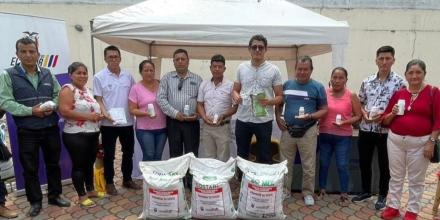 Orellana: 29 productores de cacao recibieron insumos 