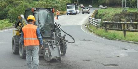 El bacheo asfáltico en Napo fue inspeccionado 