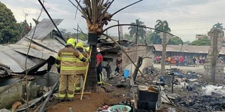 Incendio afectó centro comercial en Taisha 