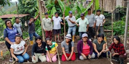 Familias de El Pangui aprenden sobre agricultura campesina 