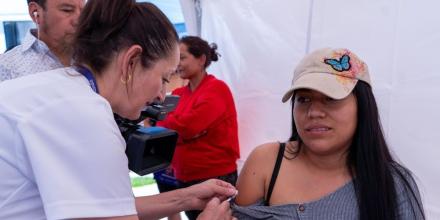 Campaña de vacunación comenzó en Quito 