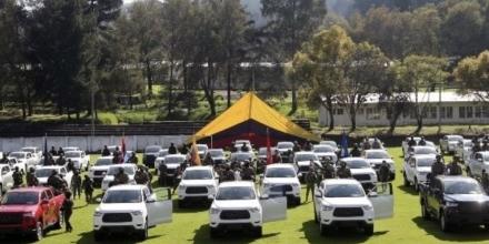 Las Fuerzas Armadas recibieron 70 camionetas 