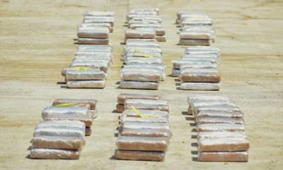 En la tolva del vehículo hallaron los paquetes rectangulares de cocaína que dieron un peso en conjunto de 428 kilos/ Foto: cortesía EFE