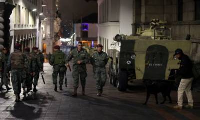 Quito, 6 de octubre de 2019. Llegada de tanquetas, militares y policías al Palacio de Carondelet, en el centro de Quito. FOTOS API/CRISTINA VEGA
