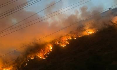 El incendio afecto alrededor de 100 hectáreas de flora y fauna en los sectores Nangora, Yamba y Granadillo, de la parroquia Malacatos / Foto: cortesía @anonidarks