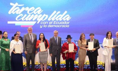 El Consejo Nacional Electoral (CNE) de Ecuador entregó 37 credenciales a los asambleístas y sus suplentes / Foto: EFE