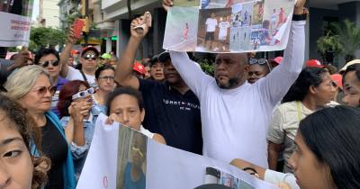 Un video con declaraciones de un familiar de los niños -que roza el llanto al relatar que la Fiscalía había confirmado la identidad de los cuerpos/ Foto: cortesía EFE