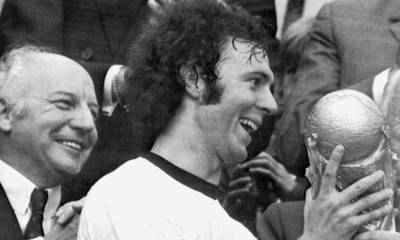 El Kaiser', considerado la máxima leyenda del fútbol alemán, fue campeón del mundo como jugador en 1974 y como seleccionador en 1990 / Foto: EFE