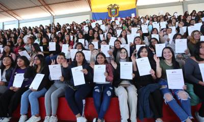 La ceremonia se realizó en la unidad Educativa Consejo Provincial de Pichincha / Foto: cortesía Presidencia 