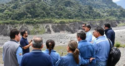 Varias autoridades del Gobierno analizaron el desarrollo de la erosión regresiva del río Coca / Foto: cortesía Celec