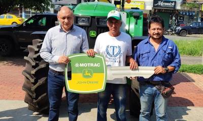 Los productores de Sucumbíos también recibieron un tractor / Foto: cortesía MAG