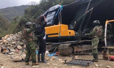 En la zona de Sigsig-Río Santa Bárbara, el Ejército registró ocho lugares de minería ilegal / Foto: cortesía Ejército ecuatoriano