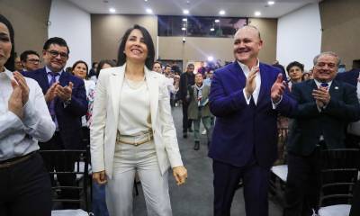 Luisa González y Diego Borja, de la Revolución Ciudadana, ya están inscritos en el CNE / Foto: EFE