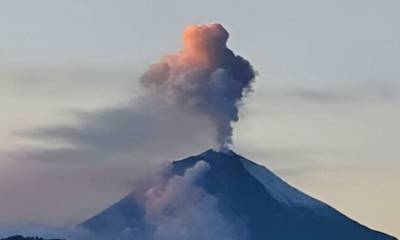 La nube está a 1.5 km sobre el cráter del volcán / Foto: cortesía 