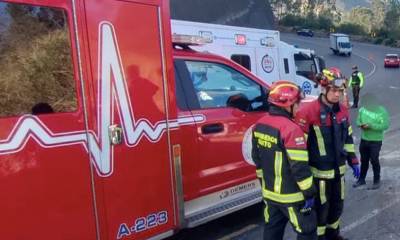 El accidente ocurrió a la altura del kilómetro 6 de la vía Pifo-Papallacta / Foto: cortesía Cuerpo de Bomberos de Quito