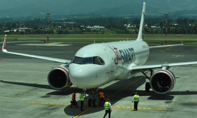 El primer vuelo de JetSmart proveniente de Lima aterrizó ayer en Quito / Foto: cortesía MTOP