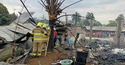 El incendio afectó un centro comercial en el centro de Taisha / Foto: cortesía ECU 911