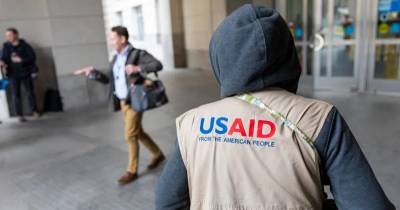  Varios trabajadores acudieron hoy a la sede Washington, situada a apenas 600 metros de la Casa Blanca / Foto: EFE