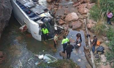 El accidente se registró en el sector Oña, límite entre las provincias de Loja y Azuay / Foto: cortesía 