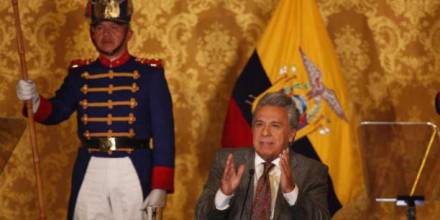 Lenín Moreno delega a José Agusto Briones funciones que tenía Vicuña