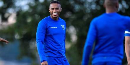 Antonio Valencia vuelve al fútbol tras una pausa de 5 meses