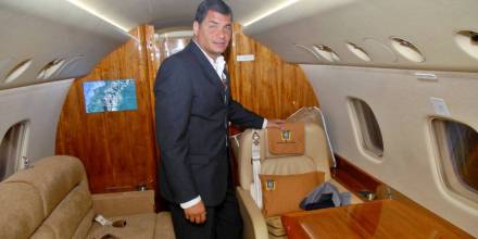 Glosa de $ 9 millones a Rafael Correa es por 33 viajes a paraísos fiscales sin plan de vuelo ni registro de pasajeros
