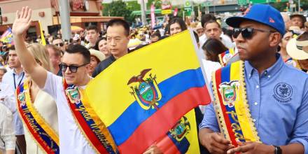 Noboa inauguró el desfile ecuatoriano en Nueva York 