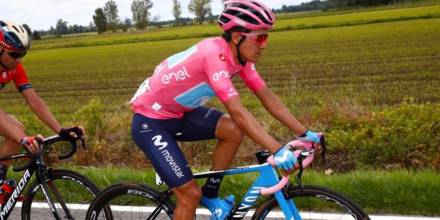 Carapaz se mantiene como líder del Giro de Italia