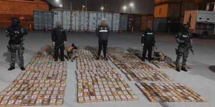 La Policía halló una tonelada de cocaína en puerto de Guayaquil