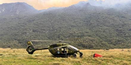 Helicópteros de Ecuador y Perú combaten el fuego en Loja