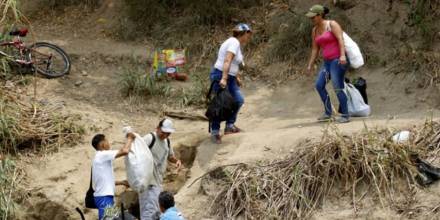 Panamá afirma que sube tránsito de migrantes irregulares de Haití y Ecuador