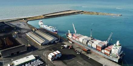 El dragado en el puerto comercial de Esmeraldas está en marcha