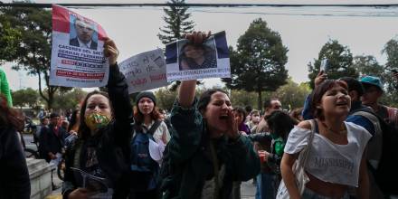 Ecuador se vuelca a buscar agente sospechoso de matar a su esposa en escuela policial 