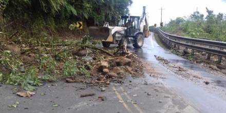 Las lluvias provocan deslizamientos en la red vial estatal