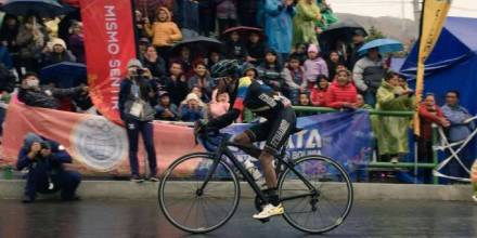 Jefferson Cepeda gana medalla de oro en ciclismo de ruta