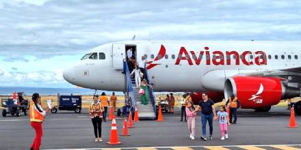 La conexión aérea Manabí y Galápagos inició