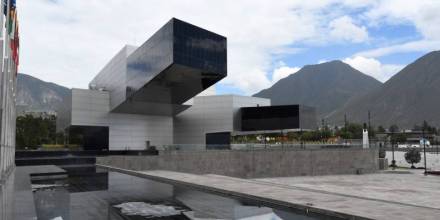 Ecuador apoya creación de Prosur y busca reversión de edificio de Unasur