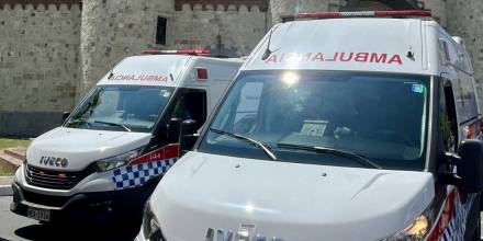 Loja y Zamora recibieron 7 ambulancias 