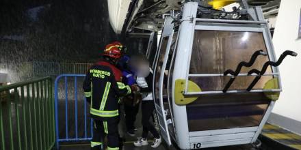 12 personas quedaron atrapadas en el Teleférico de Quito