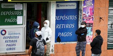 Recuperación económica impulsa un récord en flujo de remesas hacia Ecuador