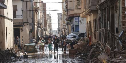 Cientos de latinoamericanos están aislados por el temporal en Valencia