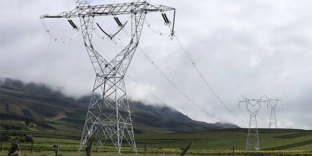 Gobierno lanzó licitación para el sistema de interconexión eléctrica Ecuador-Perú 